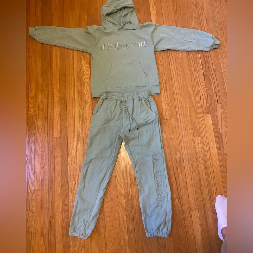 437 Sweatshirt - Picture 2 of 2